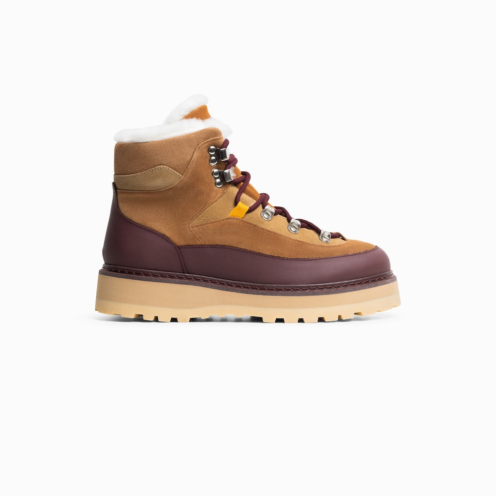 Mono x We Norwegians | FW25| Wine winter/ hiking boot with shearling wool lining on a white background